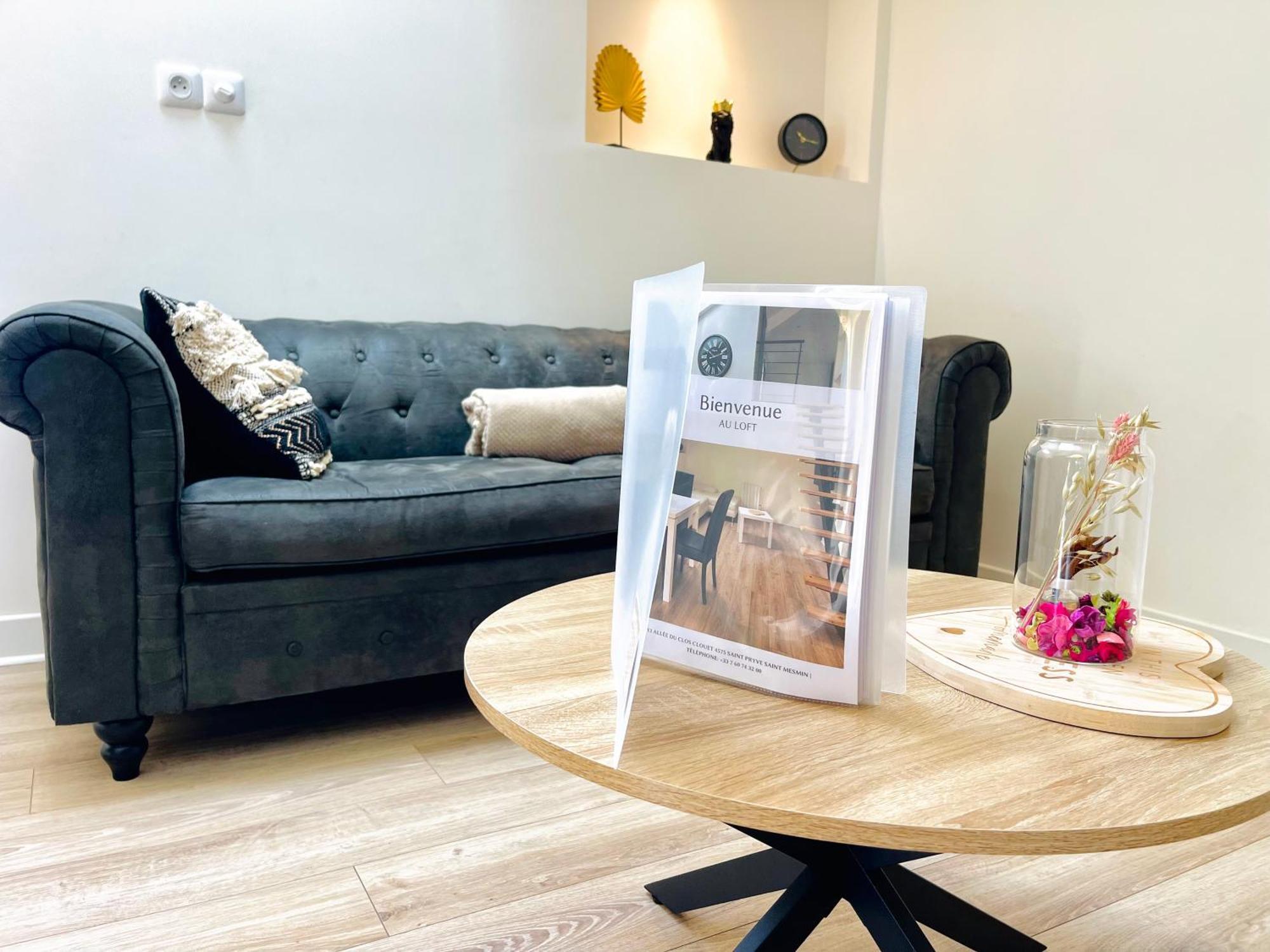 Villa Loft De Charme Avec Parking, Jardin Et Terrasse à Saint-Pryvé-Saint-Mesmin Extérieur photo